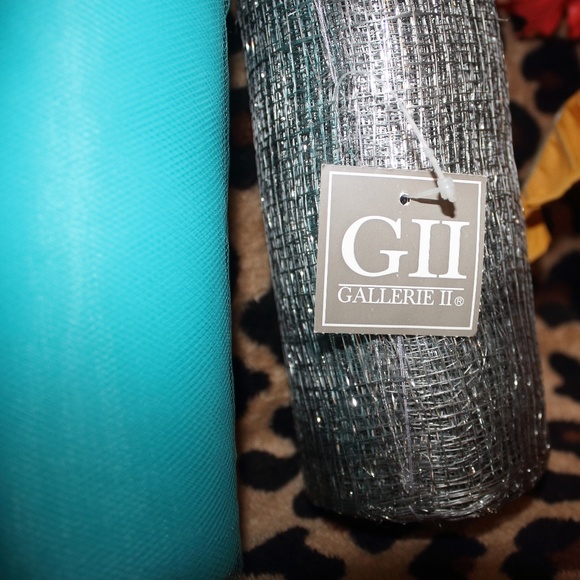 3 ROLLS OF GALLERIE IT PARTY DECOR - Picture 4 of 4